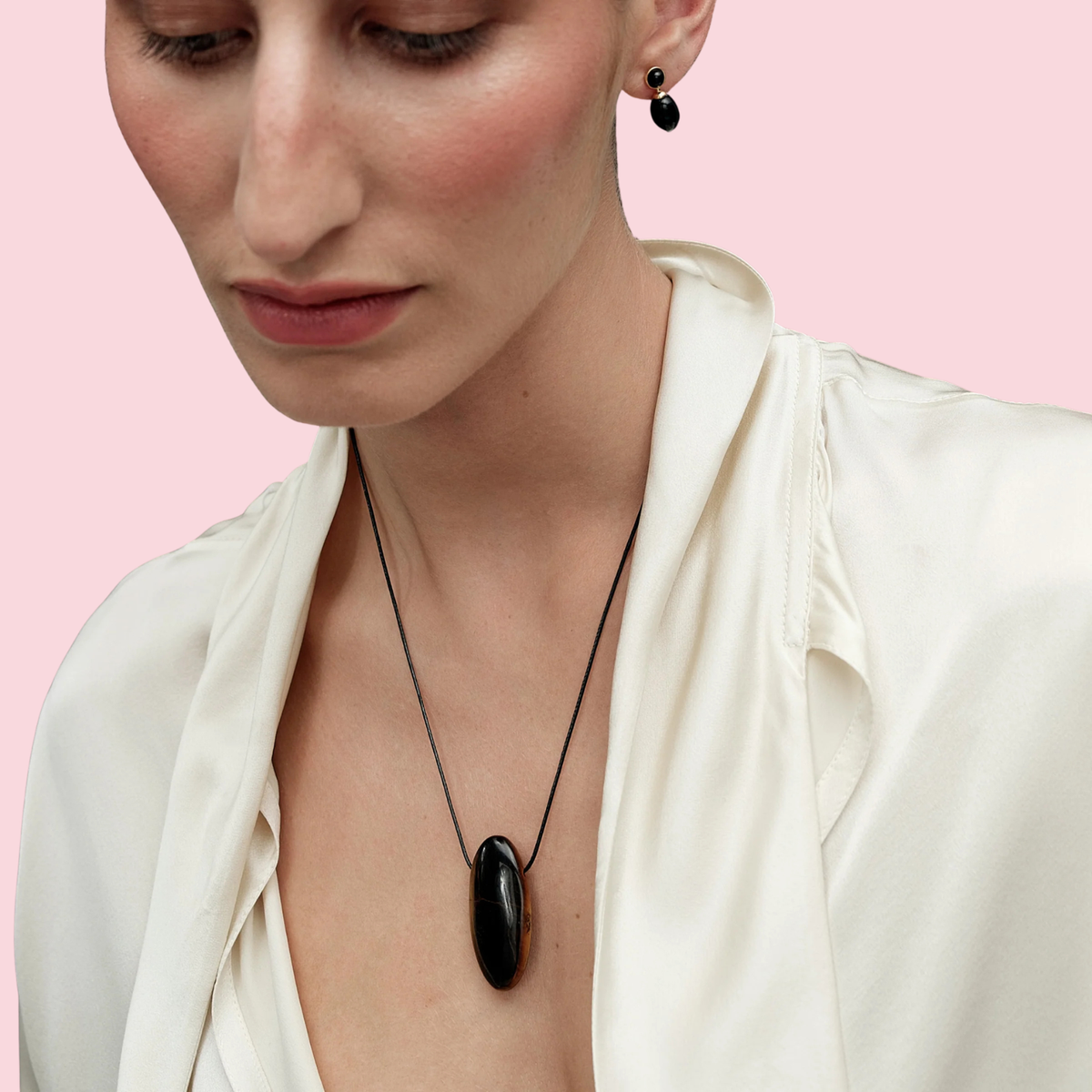 Wren Choker