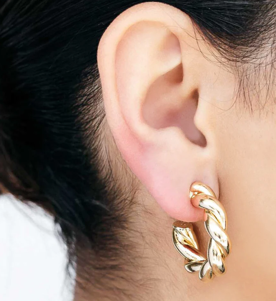 DOUBLE TWISTED LILLY HUGGIES - Millo Jewelry