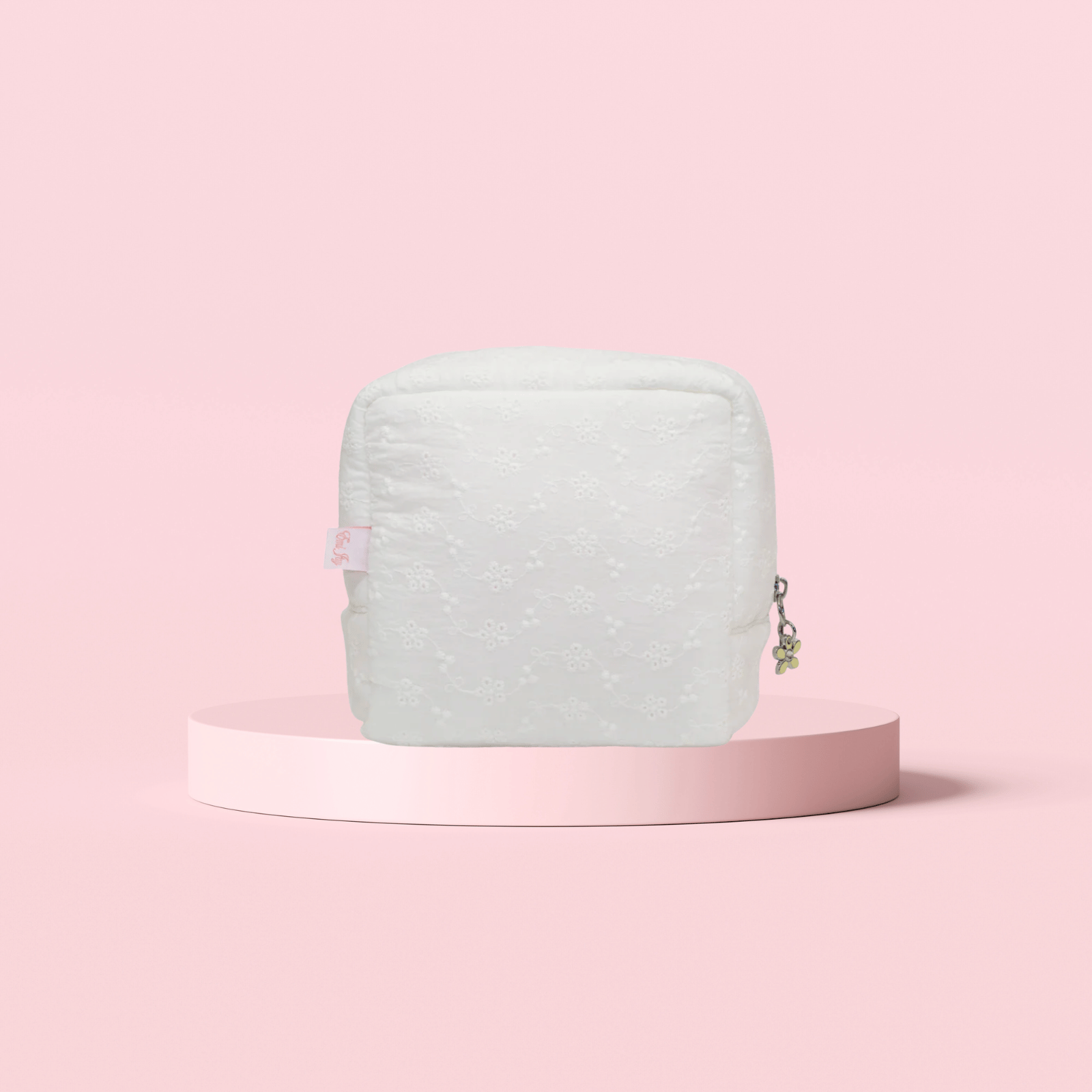 Eyelet Pouch