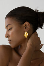 Load image into Gallery viewer, Botanicals Petals of Grace Earrings
