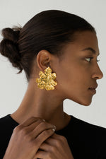 Load image into Gallery viewer, Botanicals Amber Breeze Earrings
