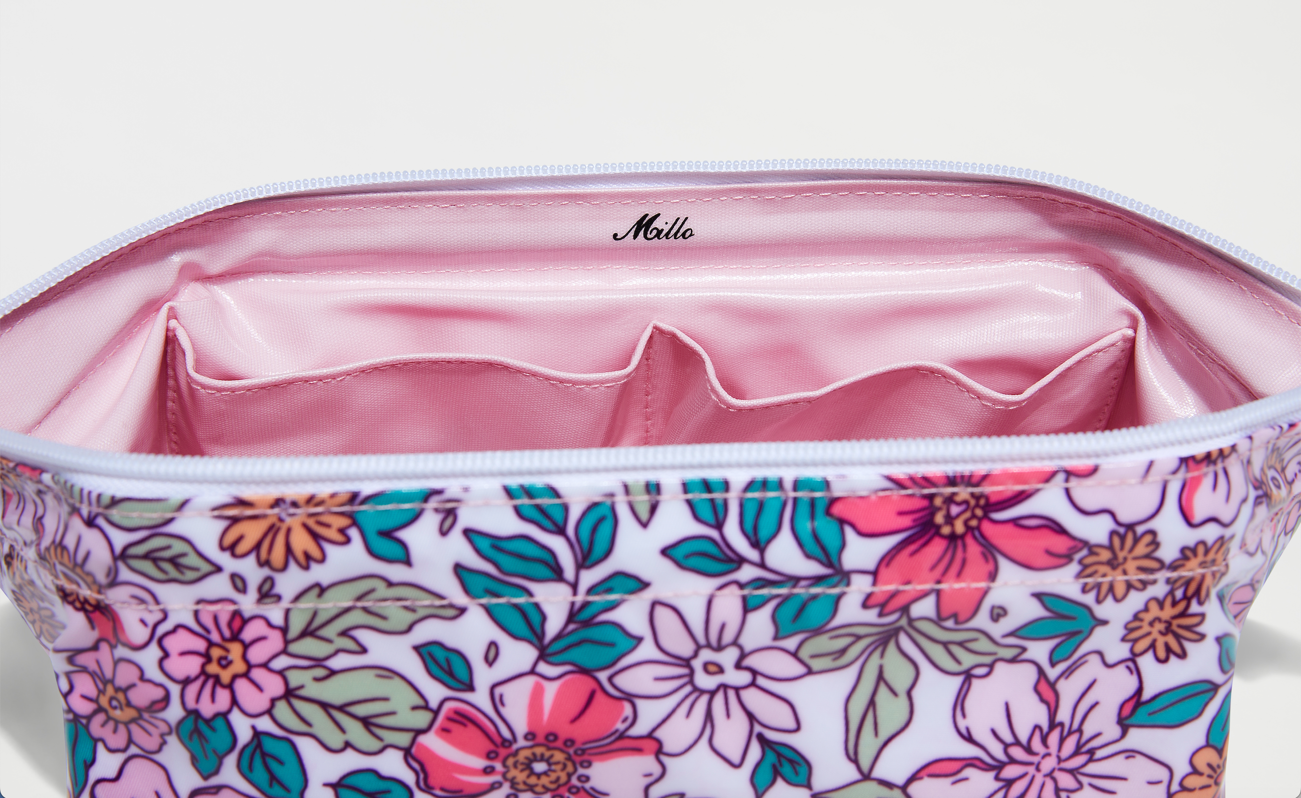 JET SET & GO COSMETIC TRAVEL BAG - Millo 