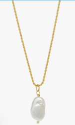 Load image into Gallery viewer, Gold Pearl Pendant Necklace
