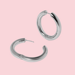 Load image into Gallery viewer, Lily hinged Huggies silver
