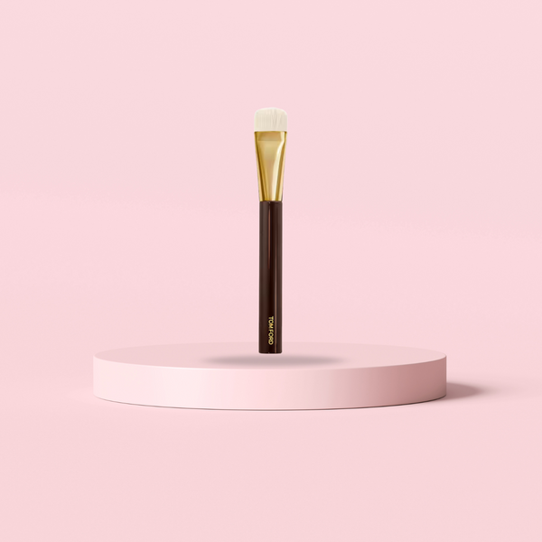 SHADE AND ILLUMINATE BRUSH 04