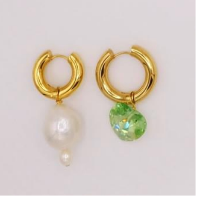 BO-46 Mismatched Pearl and Green Earrings - Millo Jewelry